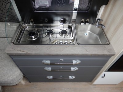 HOBBY De Luxe 460 UFe - akce 50.tis. příslušenství