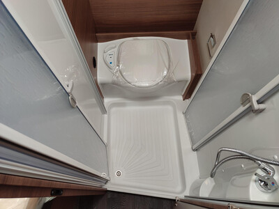 KNAUS L!VE WAVE 650 MF (14)