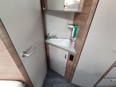 KNAUS L!VE WAVE 650 MF (14)