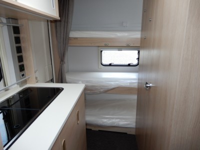 ADRIA AVIVA 400 DK - AKCE LÉTO