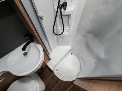 KNAUS L!VE WAVE 700 MEG PLATINUM SELECTION - VELETRŽNÍ CENOVÁ NABÍDKA