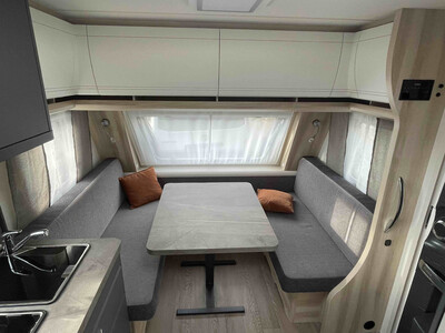 Hobby De Luxe 495 WFB - VELETRŽNÍ CENOVÁ NABÍDKA