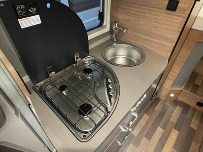 Weinsberg CaraCompact Suite MB 640 MEG [PEPPER] - VELETRŽNÍ CENOVÁ NABÍDKA